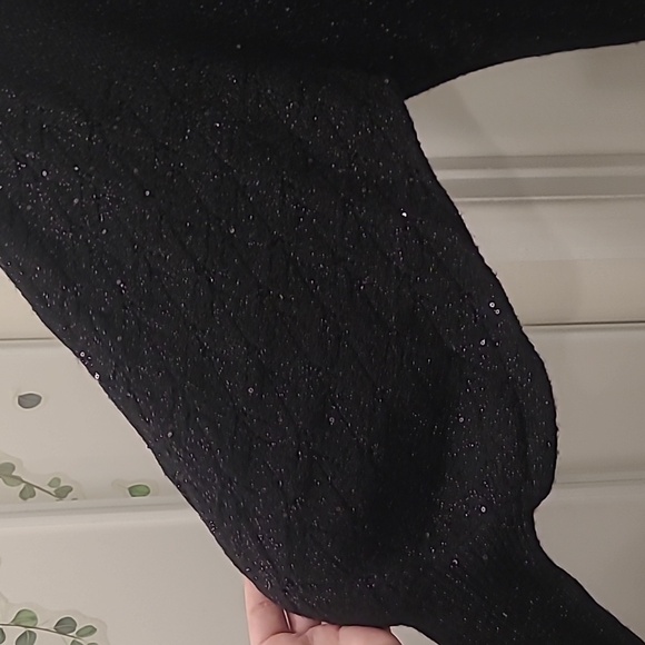 ELLE Black Sweater with Wide Bell like Sleeves and Pink Sparkle. - Picture 6 of 9